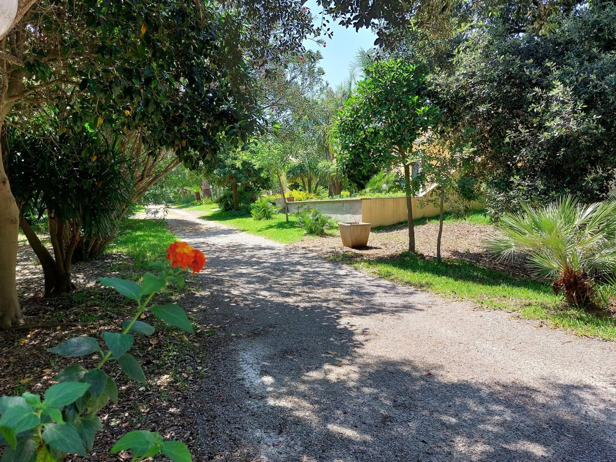 Masseria Lama Torre dell'Orso Buitenkant foto